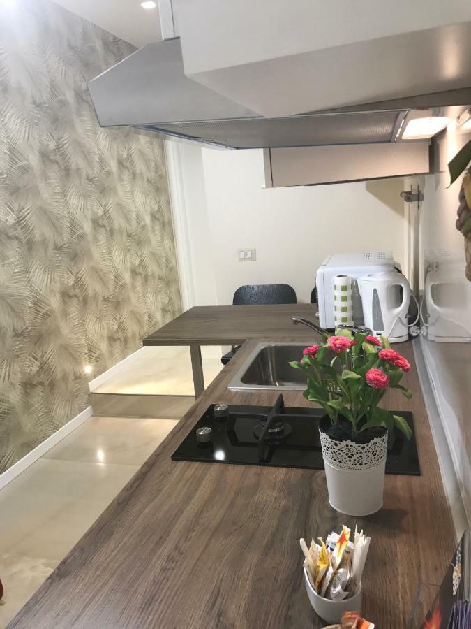 Aquila House Panzió Catania-Fontanarossai nemzetközi repülőtér Kültér fotó