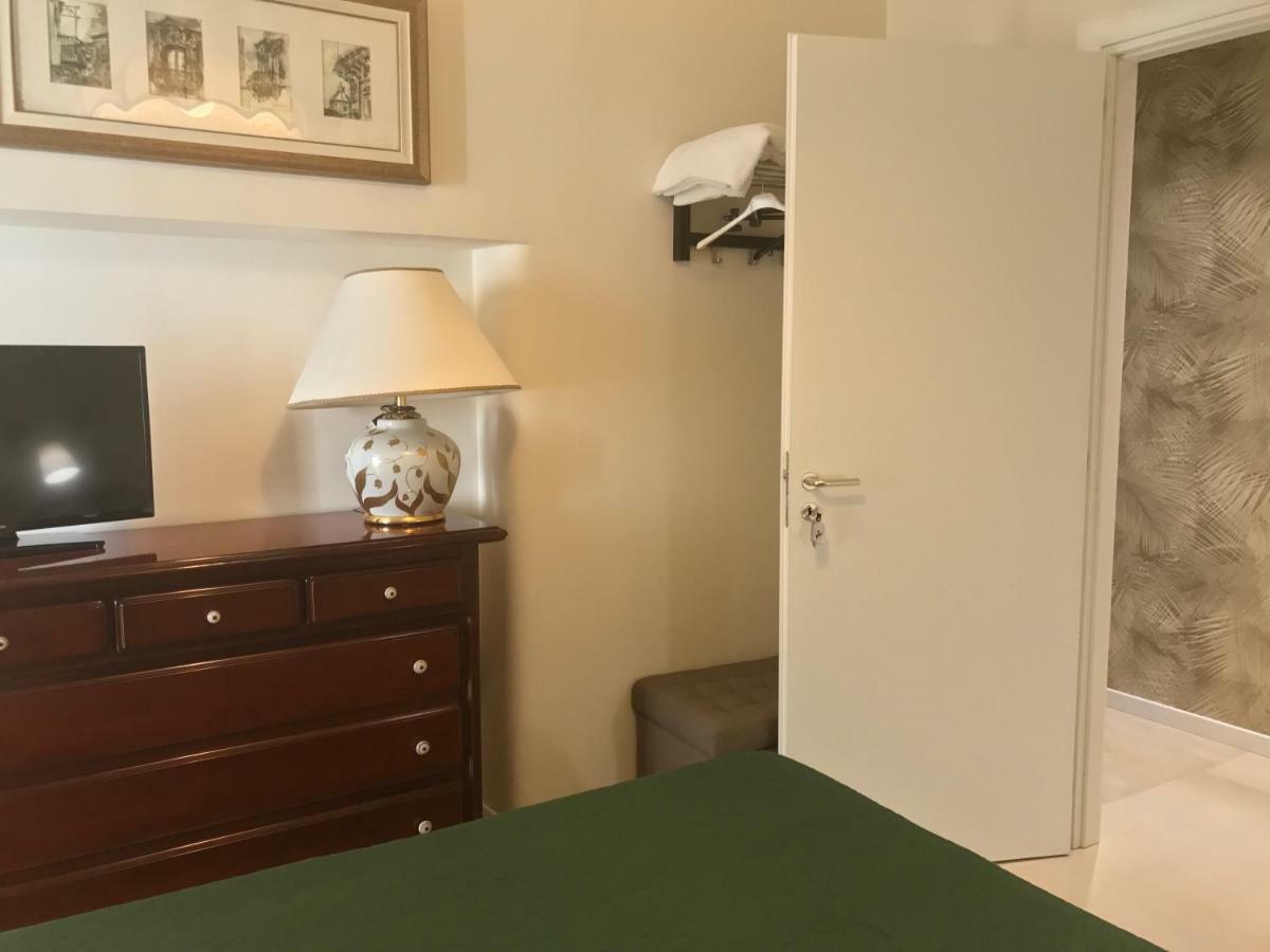 Aquila House Panzió Catania-Fontanarossai nemzetközi repülőtér Kültér fotó