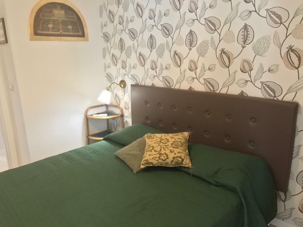 Aquila House Panzió Catania-Fontanarossai nemzetközi repülőtér Kültér fotó